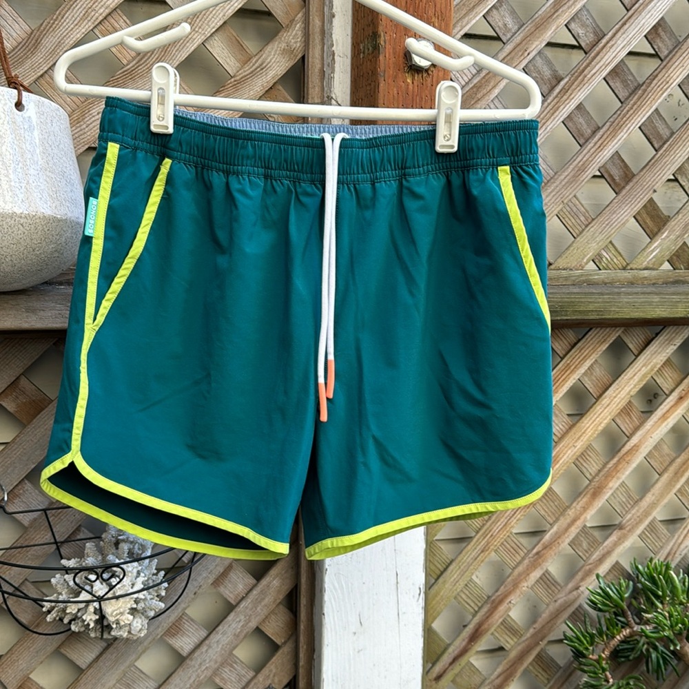 BONOBOS Women’s Running Shorts  SMALL   2side pockets,1 back zippered pocket